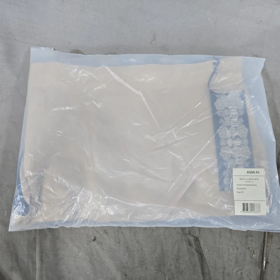 BAGGED PAIR OF BELLA BODIES TRAVEL FIRMING KNICKERS IN SAND & NAVY - SIZE XV