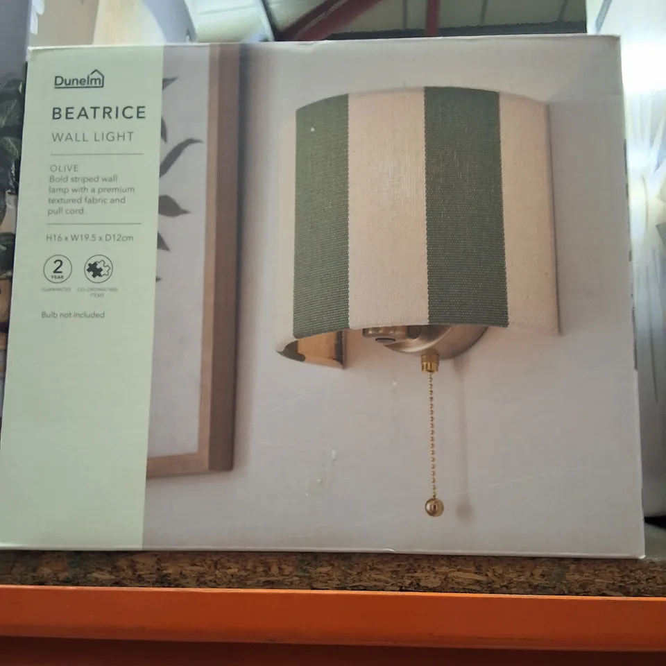 BOXED DUNELM BEATRICE WALL LIGHT – OLIVE STRIPED SHADE