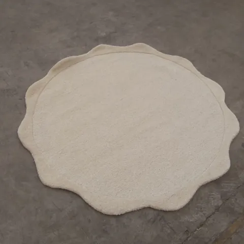 QUALITY DESIGNER AREA RUG - APPROXIMATELY 130cm D