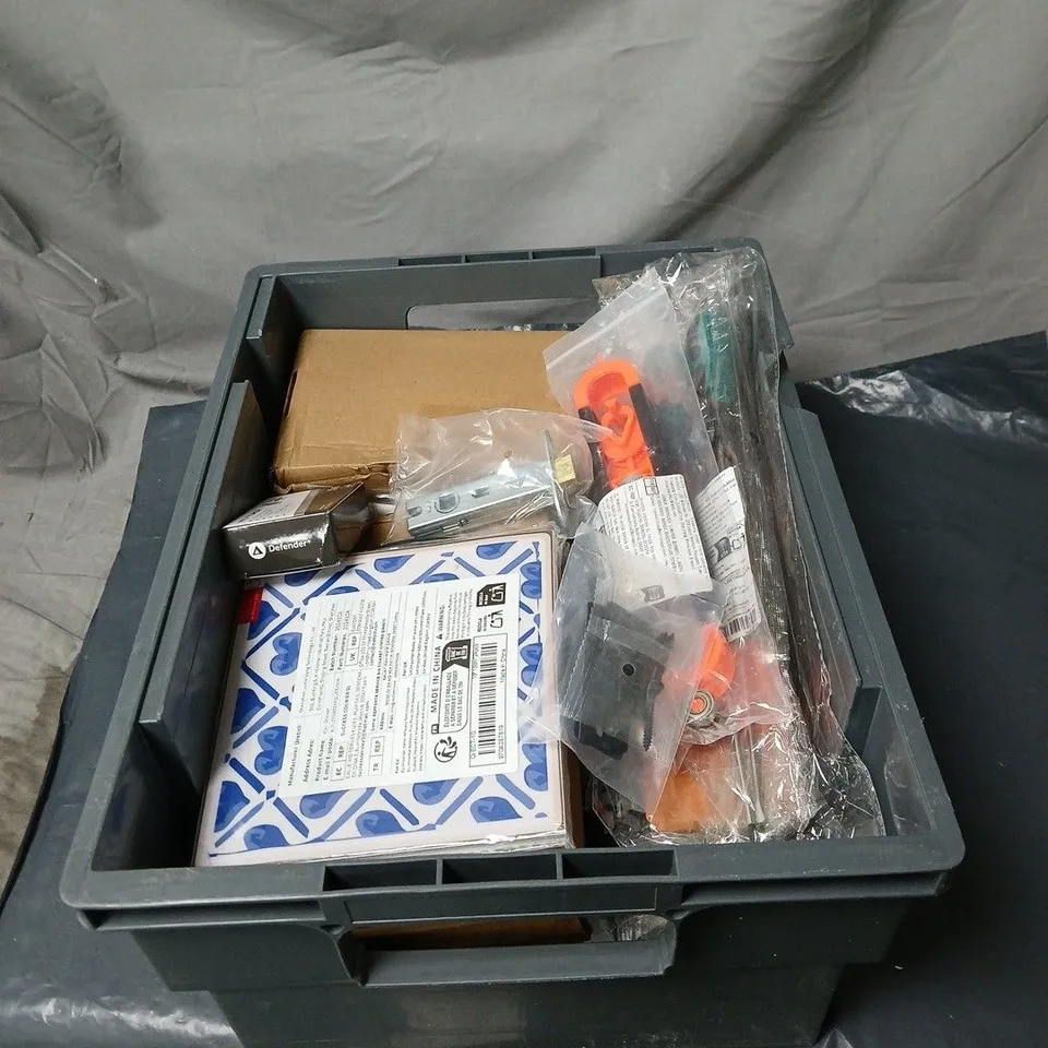 APPROXIMATELY 18 ASSORTED ITEMS TO INCUDE SCENTED INCENSE, MKA TORCH, TOOLS ETC