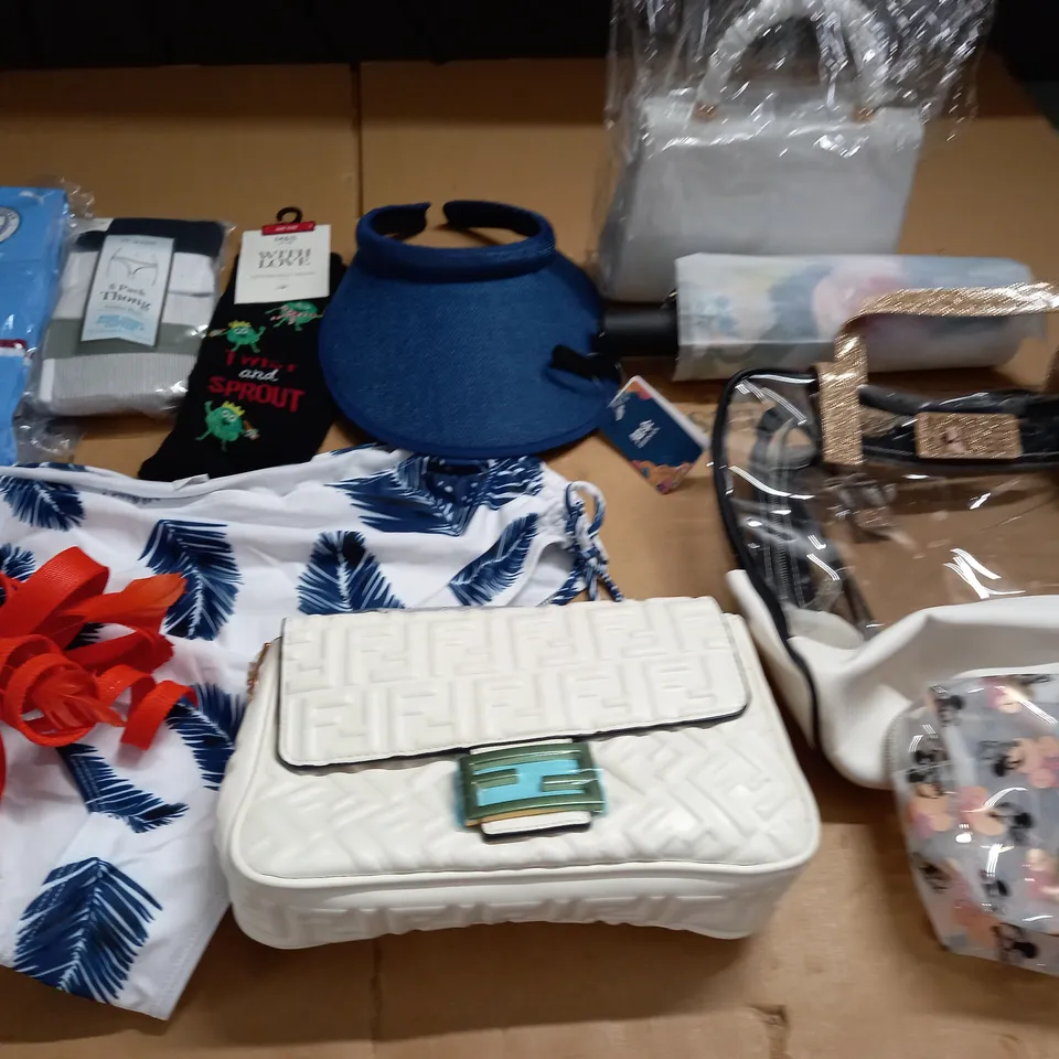 LOT OF ASSORTED CLOTHING ACCESSORIES TO INCLUDE SOCKS, SWIM WEAR AND BAGS