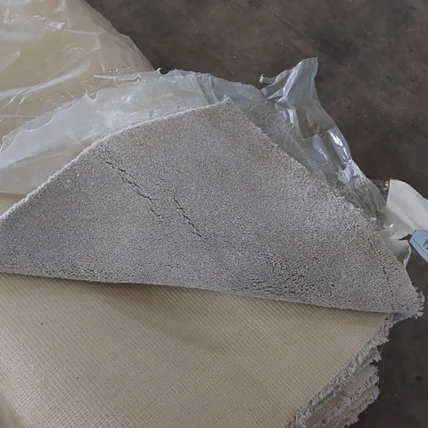 ROLL OF QUALITY EC HEARTLAND HEARYERS SQUIRREL CARPET // SIZE: APPROXIMATELY 5 X 6.35m