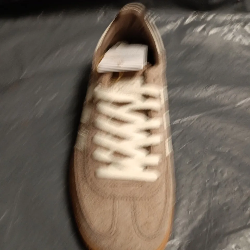 UNBOXED ADIDAS SUEDE SNEAKERS BROWN WITH WHITE STRIPES – UK SIZE 4.5