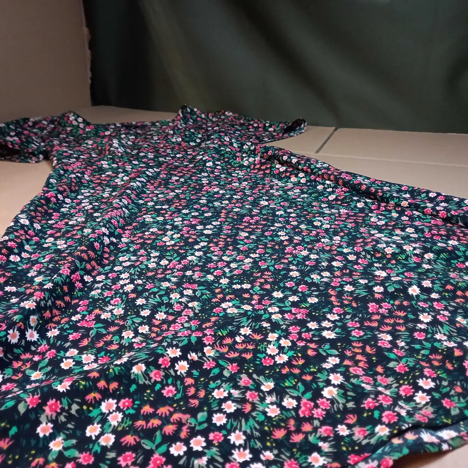 DESIGNER BLACK/FLORAL PRINT TEA DRESS - SIZIE 8