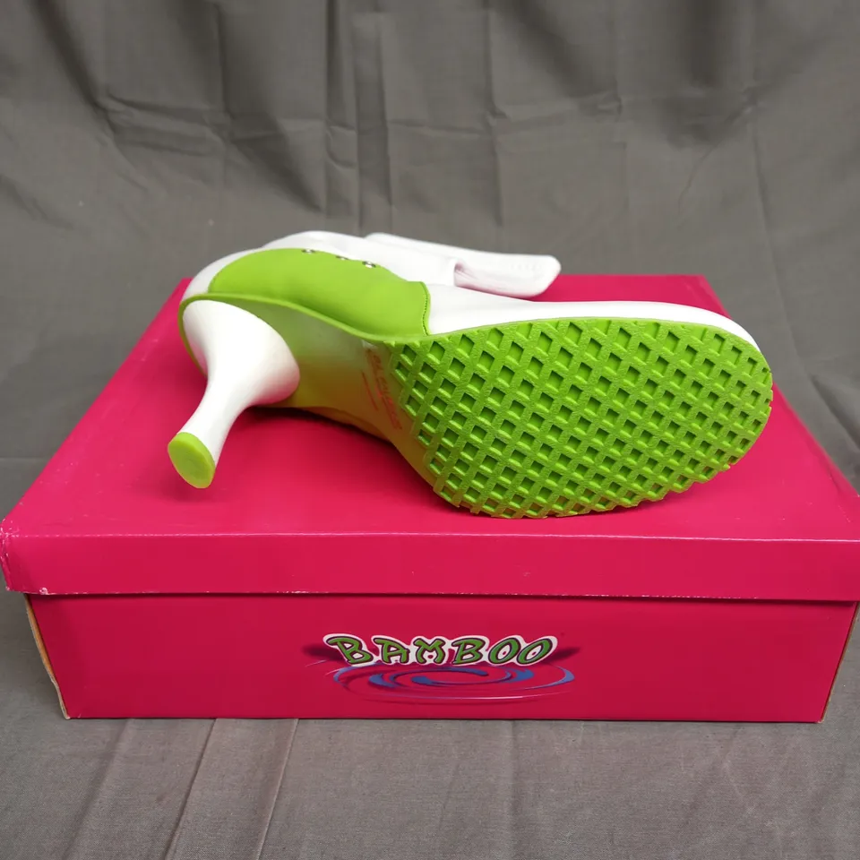 BOXED BAMBOO LEATHER BALLER HIGH HEEL SHOES IN GREEN AND WHITE SIZE 8.5