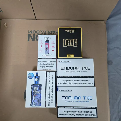 BOX OF APPROXIMATELY 30 ASSORTED E-CIGARETTES AND ACCOMPANIMENTS TO INCLUDE: VOOPOO DRAG 2 KIT 