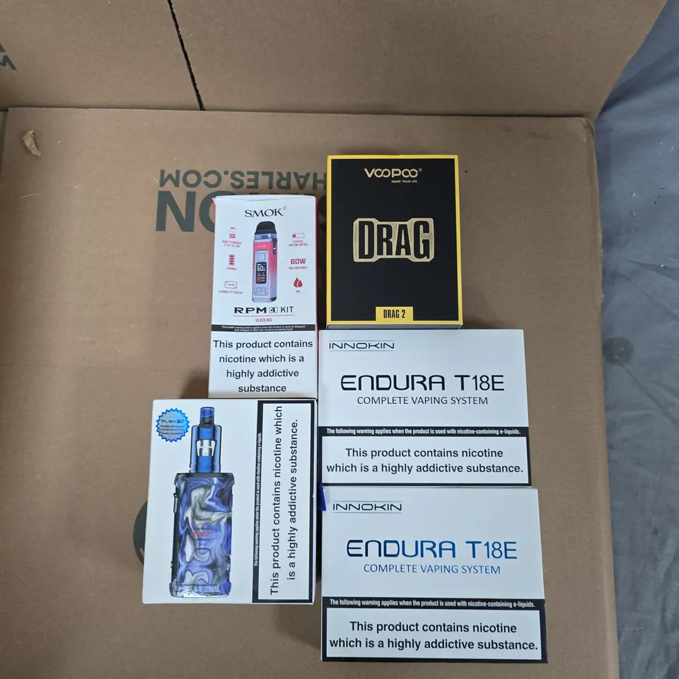 BOX OF APPROXIMATELY 30 ASSORTED E-CIGARETTES AND ACCOMPANIMENTS TO INCLUDE: VOOPOO DRAG 2 KIT 
