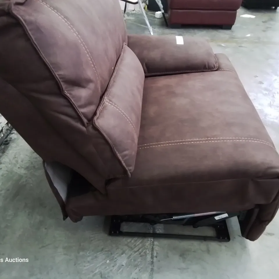 DESIGNER CYRUS RH ARM MANUAL RECLINING SECTION CHOCOLATE