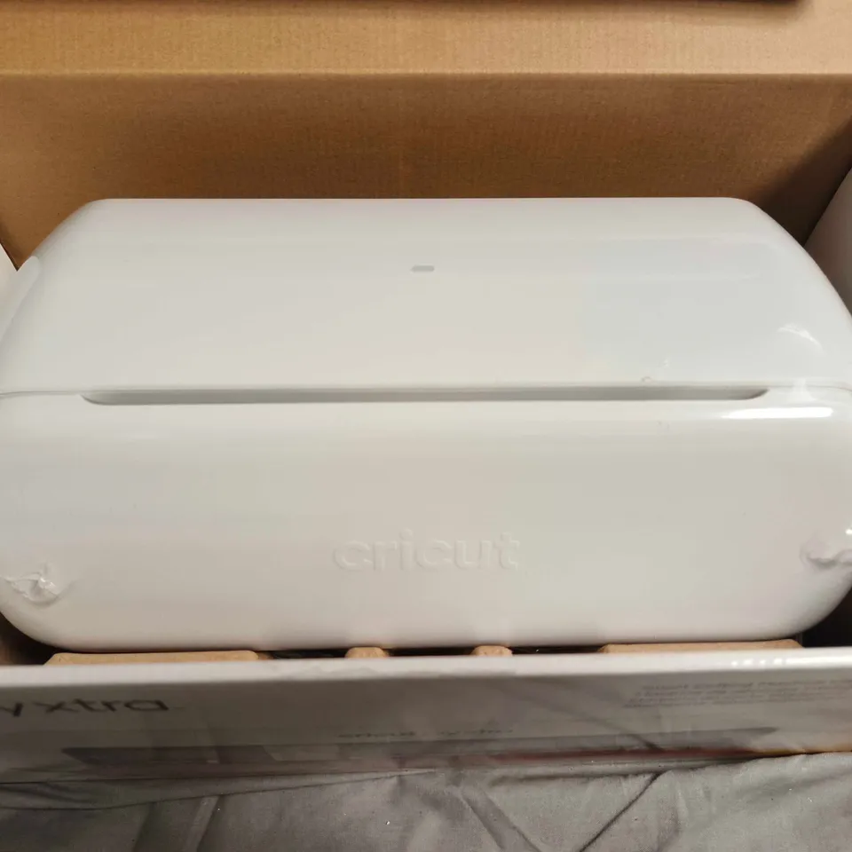 CRICUT JOY XTRA CUTTING MACHINE – CARD MAKING & CRAFT CUTTER (BOXED)