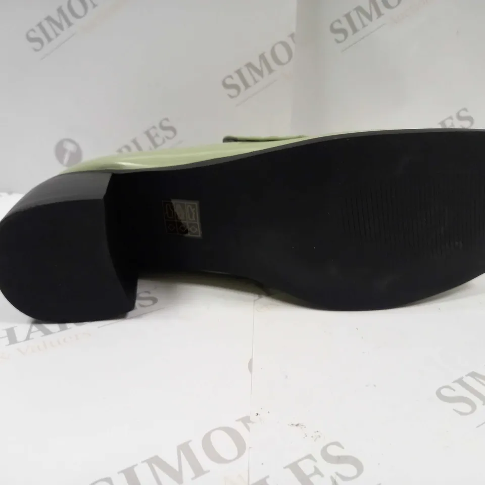 PAIR OF RAID CHUNKY HEELED LOAFER SHOES UK SIZE 9 