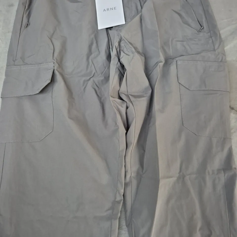 ARNE RELAXED FIT NYLON CARGO PANTS IN GREY SIZE MEDIUM