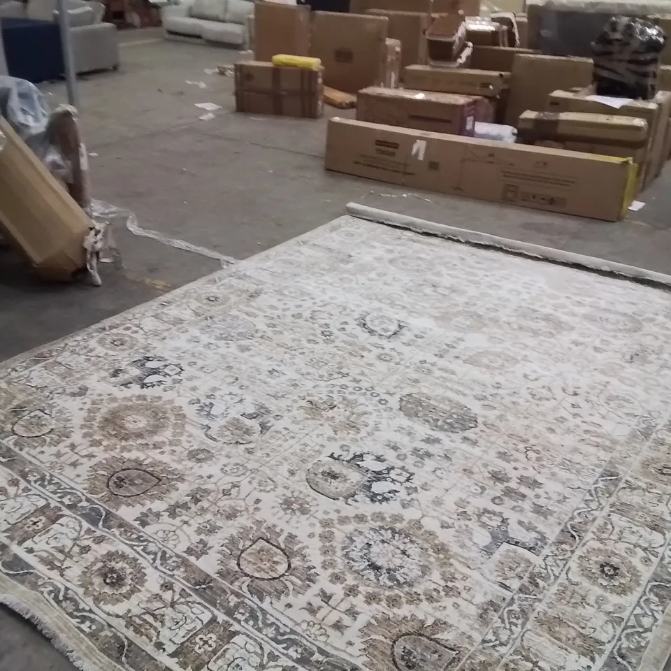 QUALITY DESIGNER AREA RUG - APPROXIMATELY 380CM 300CM - CREAM/NATURAL 