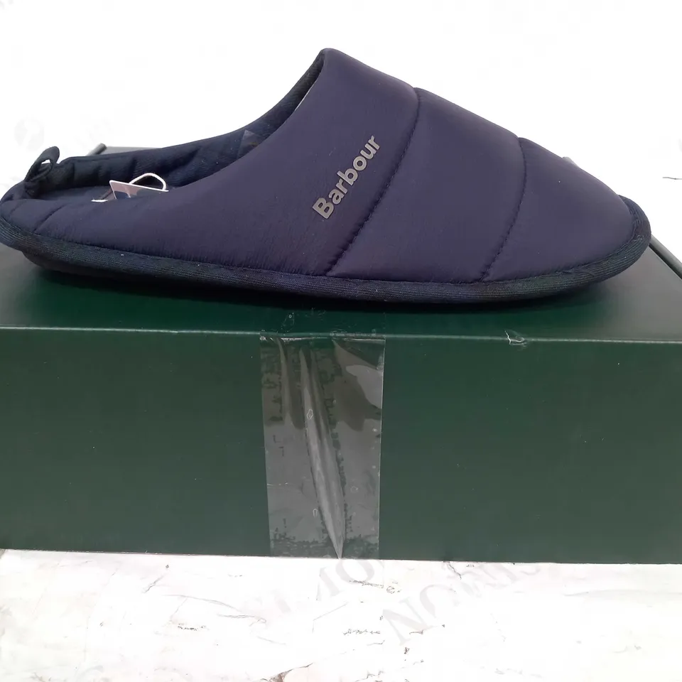 BOXED PAIR OF BARBOUR SCOTT SLIPPERS IN NAVY UK SIZE 9