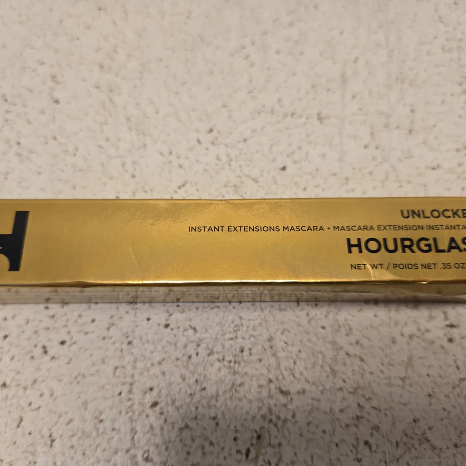 BOXED HOURGLASS UNLOCKED INSTANT EXTENSION MASCARA - ULTRA BLACK