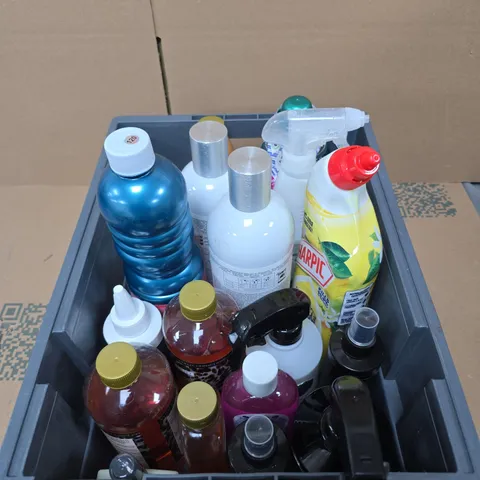 APPROXIMATELY 15 ASSORTED HOUSEHOLD PRODUCTS TO INCLUDE TOILET CLEANER, ROOM SPRAY, FABRIC CLEANER ETC 