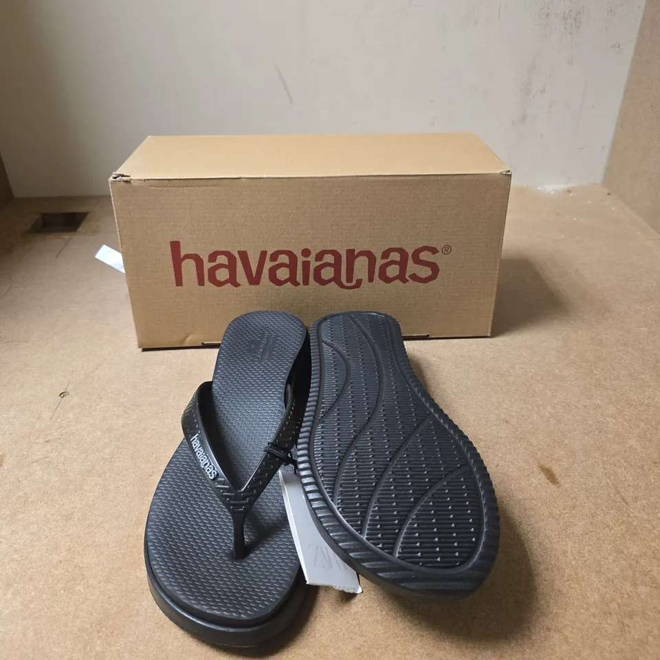 HAVAIANAS FLIP FLOPS – BLACK - UK SIZE 6 
