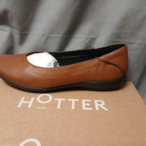 HOTTER BIRDIE EXTRA WIDE SLIP-ON SHOE – RICH TAN, UK 8 (EU 42)