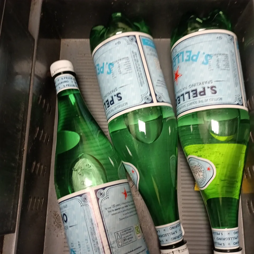 6 X ASSORTED DRINKS PRODUCTS TO INCLUDE ROBINSONS, S.PELLEGRINO, LIPTON ETC