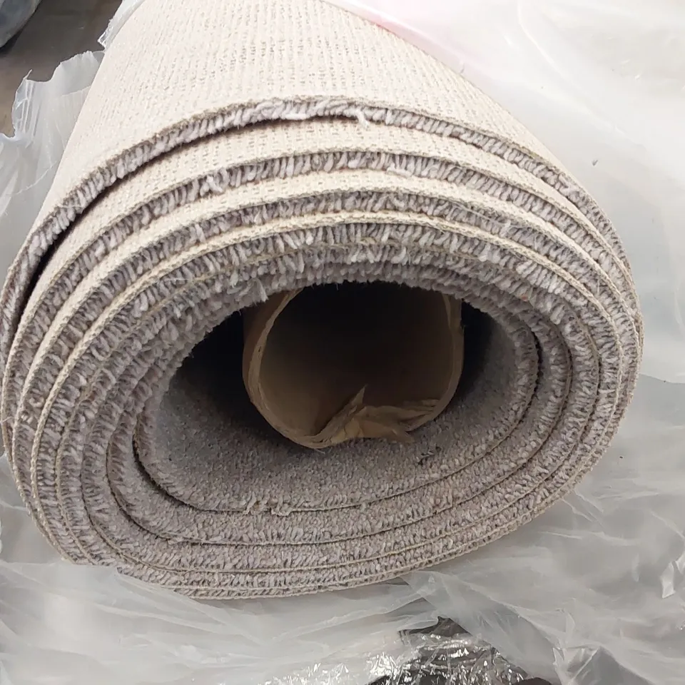 ROLL OF QUALITY BURFORD TWIST SUPER 40 CHAPMAN CARPET - APPROXIMATELY 3.25 x 5M