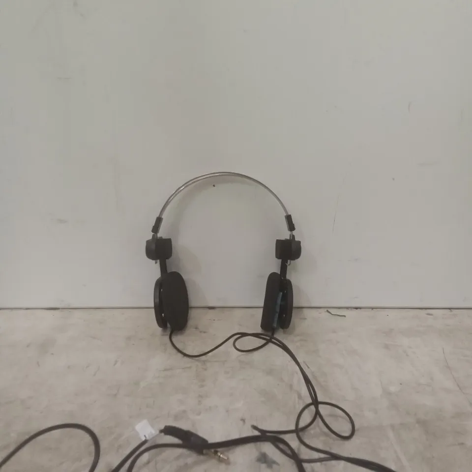 BOXED PORTA PROCLASSIC ON EAR HEADPHONES 
