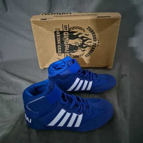 BOXED PAIR OF GINGPAI BOXING SHOES - NAVY UK 3.5