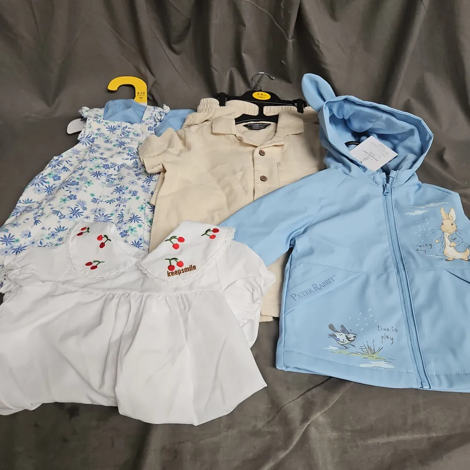 BOX OF APPROXIMATELY 30 ASSORTED KIDS CLOTHING ITEMS TO INCUDE -JACKET, DRESS, SHORT SET, ETC