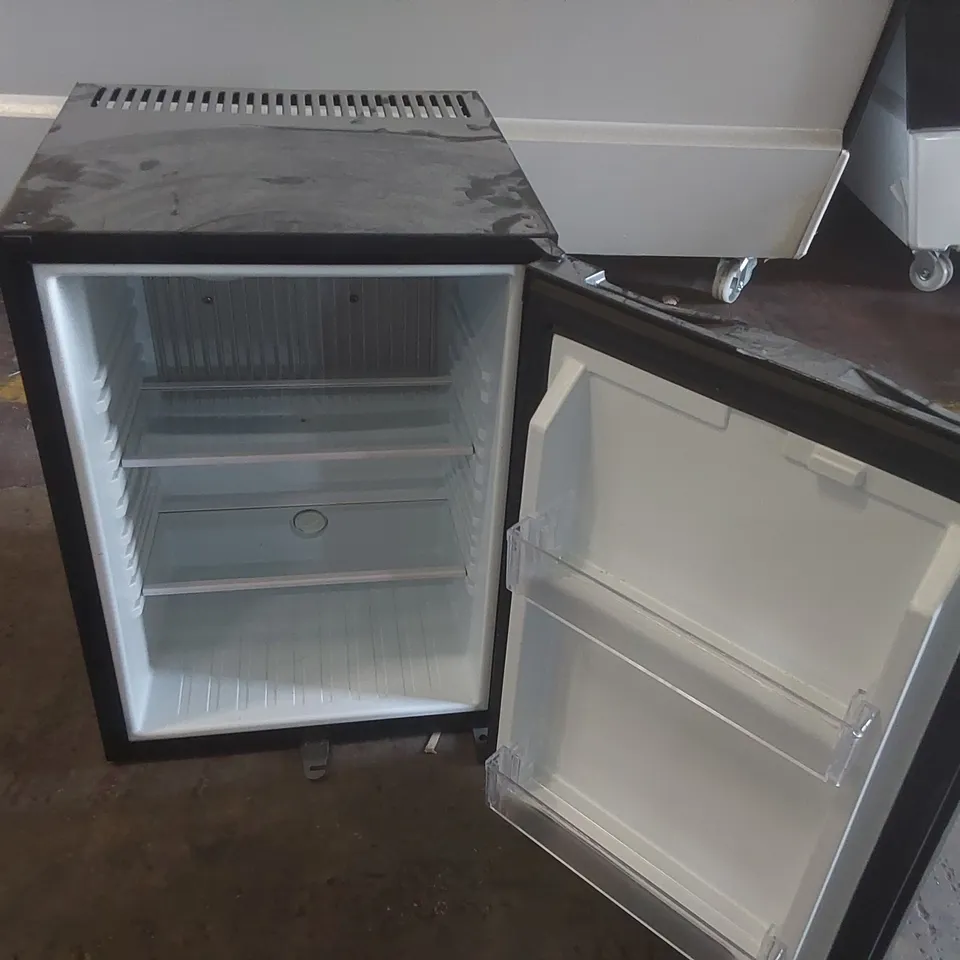 BLIZZARD BMB40 40L SINGLE SOLID DOOR MINI BAR FRIDGE
