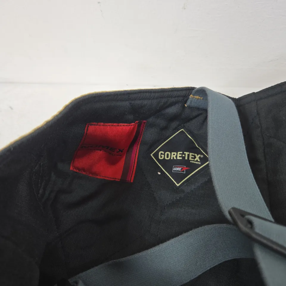 ROYAL NAVY FLAME PRO TROUSERS – GORE-TEX, SIZE 98-102 CM WAIST / 188-196 CM HEIGHT