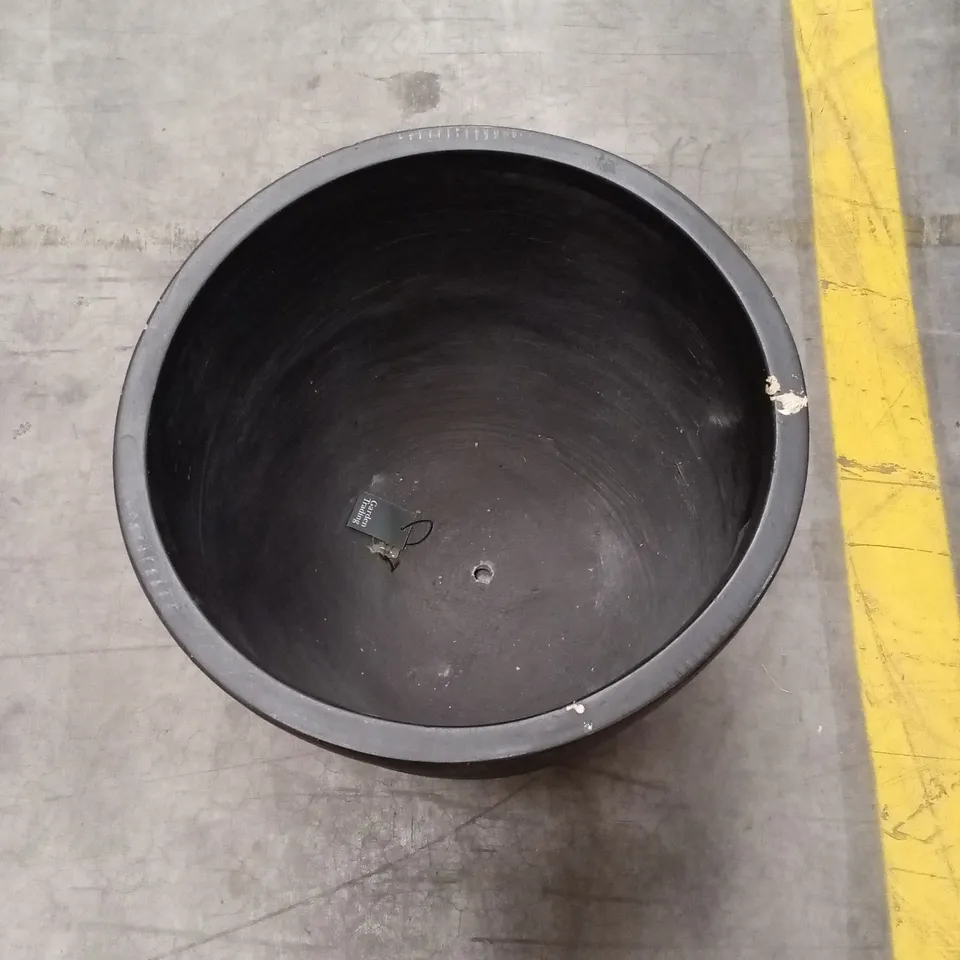 RODBOROUGH PLANTER 42cm