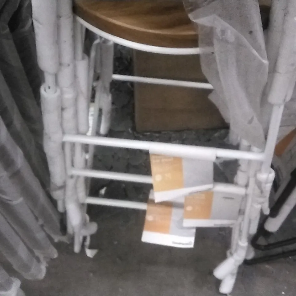 SET OF 3 MALOUX FIXED LEG BAR STOOLS WHITE