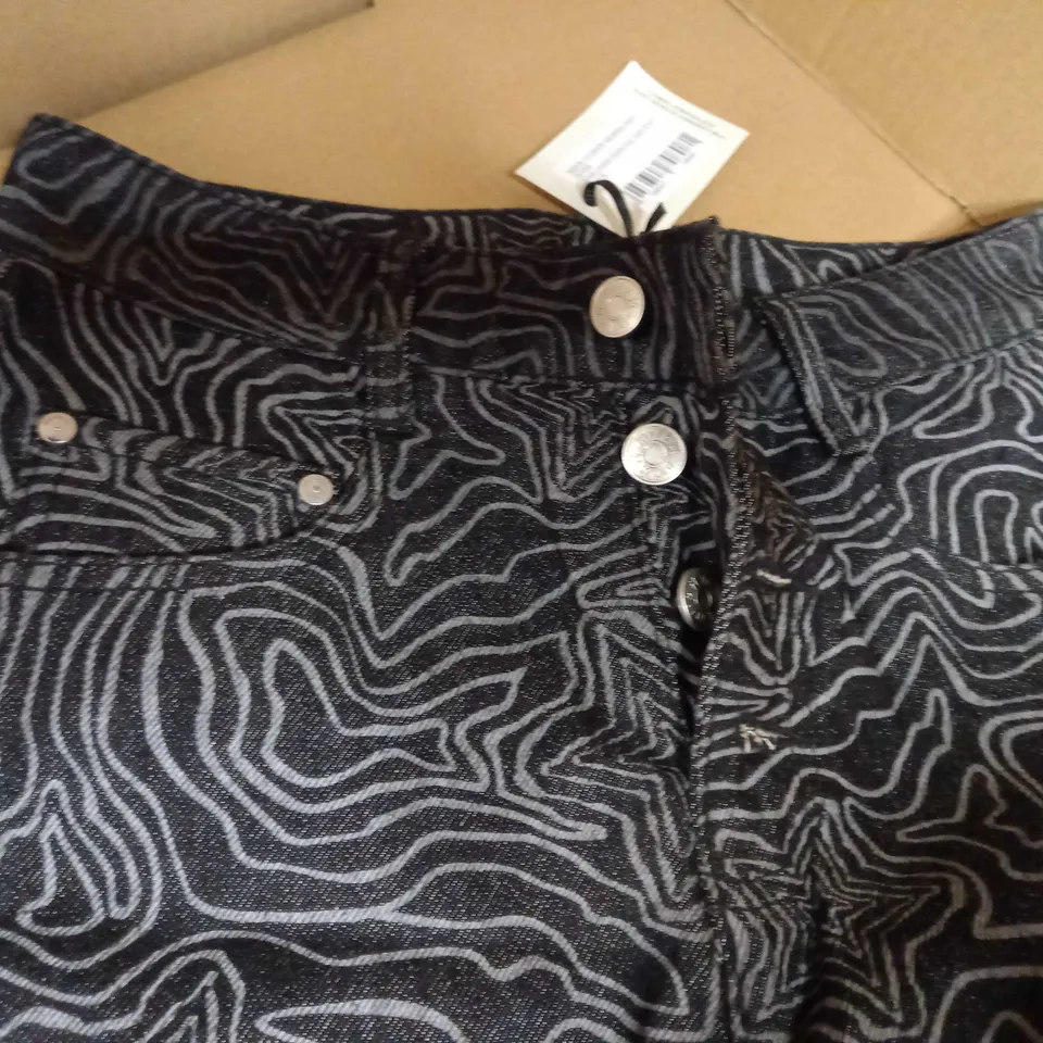 MILK IT BLACK/CHARCOAL STAR LASER DAD JEANS - SIZE W26