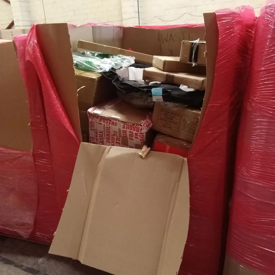 PALLET OF ASSORTED HOUSEHOLD GOODS AND PRODUCTS TO INCLUDE; TOMYANG GRILL, CORK BOARD, POOL CUE ETC
