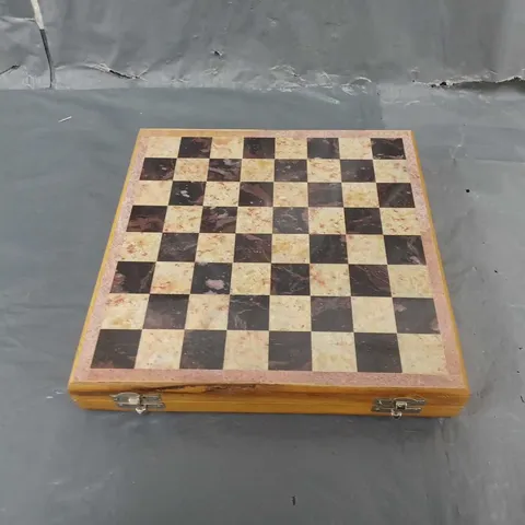 COMPLETE CHESS BOARD 