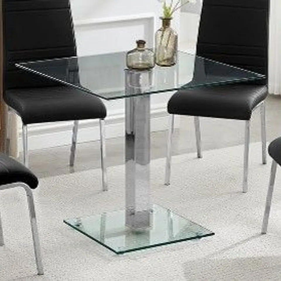 BRAND NEW BOXED HARTLEY SQUARE CLEAR GLASS DINING TABLE (3 BOXES)