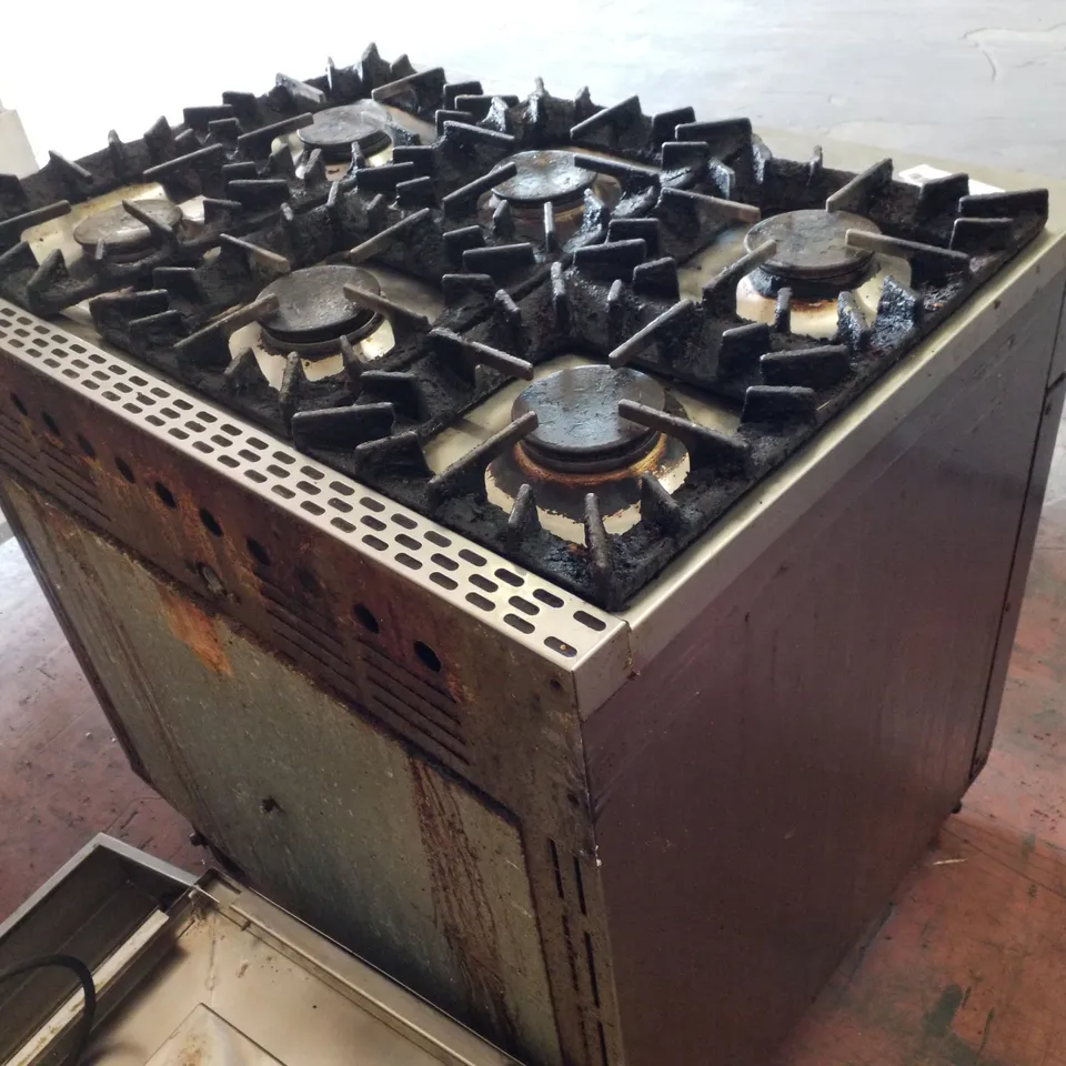 LINCAT 6 BURNER GAS RANGE