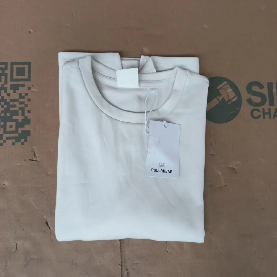 PULL & BEAR T-SHIRT IN OFF-WHITE SIZE UK SMALL