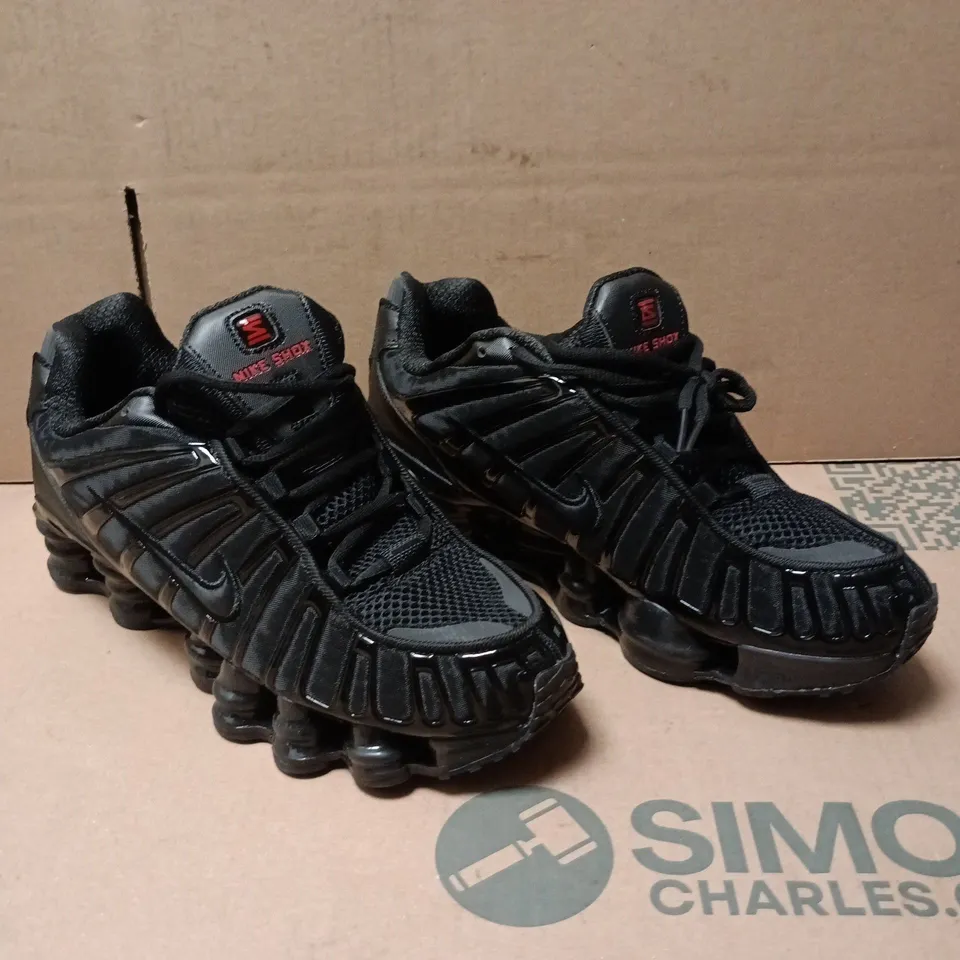 NIKE SHOX BLACK RUNNING SHOES SIZE 8.5