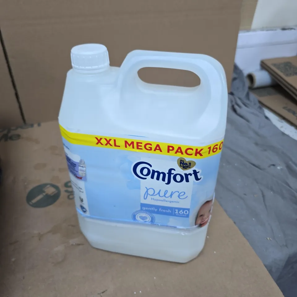 TOTE OF APPROXIMATELY 3 ASSORTED LIQUIDS TO INCLUDE: COMFORT PURE FABRIC CONDITIONER 160 WASHES