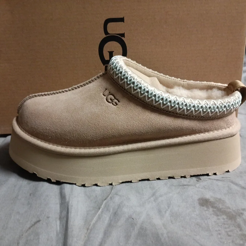 UGG WOMEN'S TAUPE SUEDE SLIPPERS WITH SHEARLING TRIM – UK 4 (EU 37)