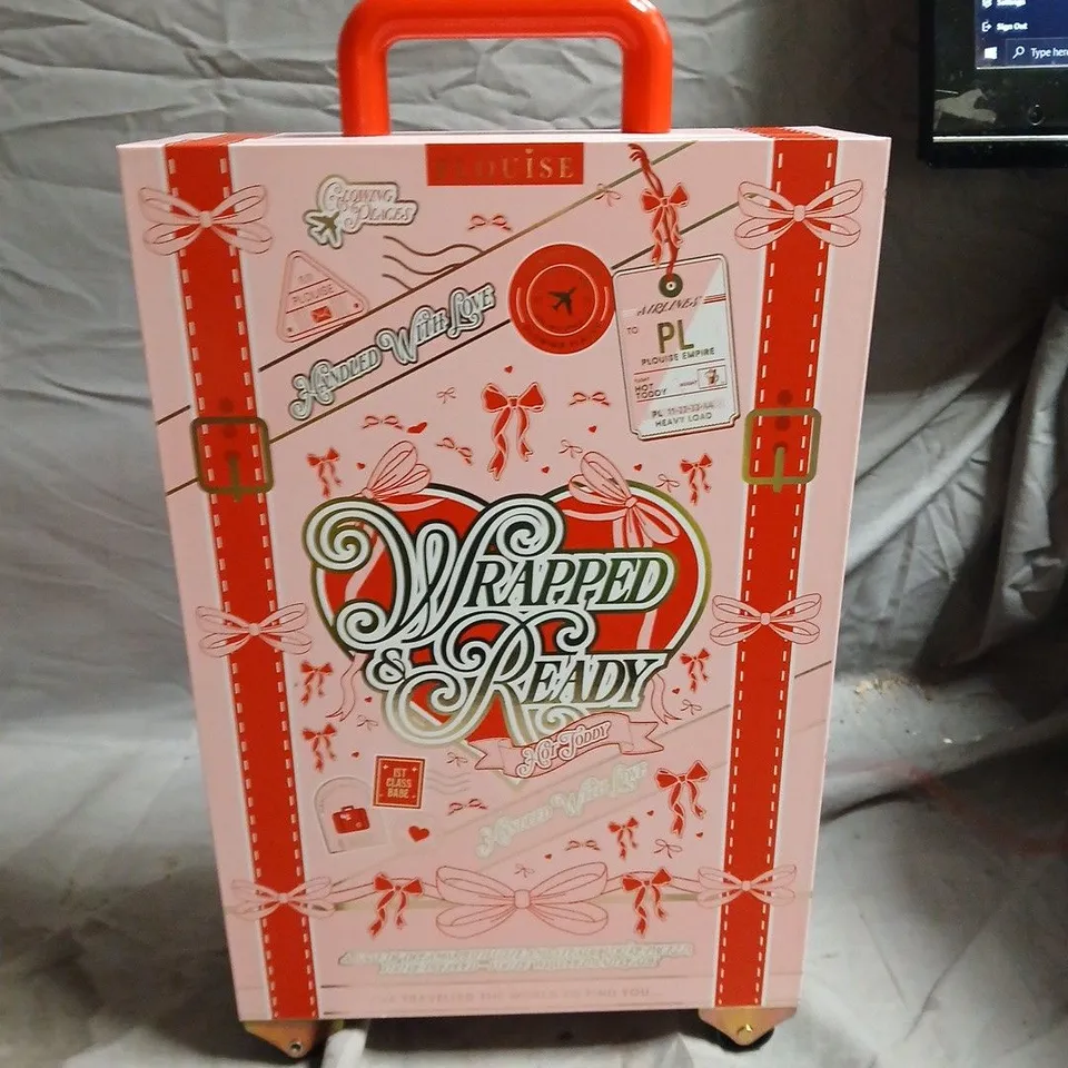 PLOUISE SKIN WRAPPED WITH LOVE SKINCARE GIFT SET