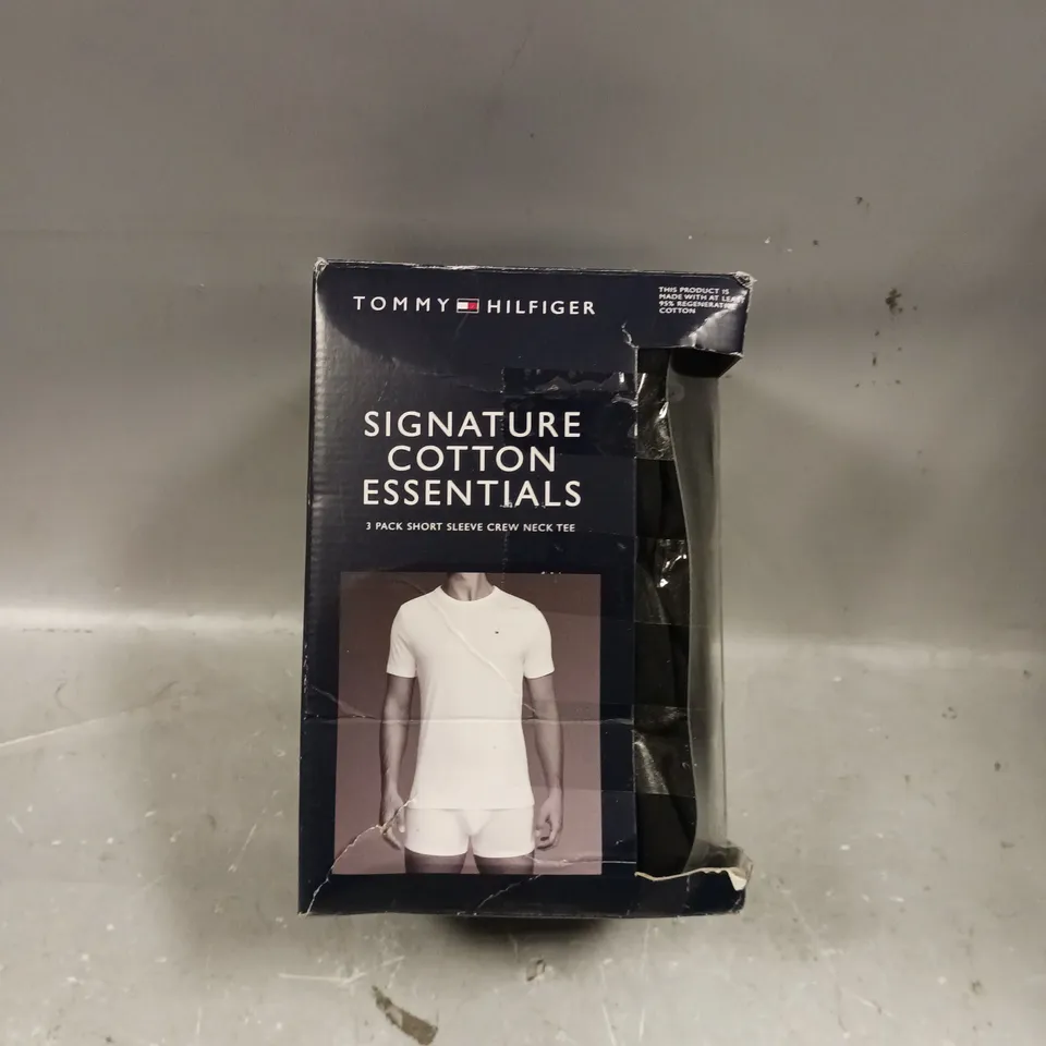 TOMMY HILFIGER SIGNATURE COTTON ESSENTIAL 3 PACK LOUNGEWEAR T-SHIRTS - BLACK - LARGE