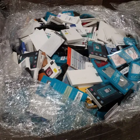 PALLET CONTAINING LARGE QUANTITY OF ASSORTED PHONE CASES
