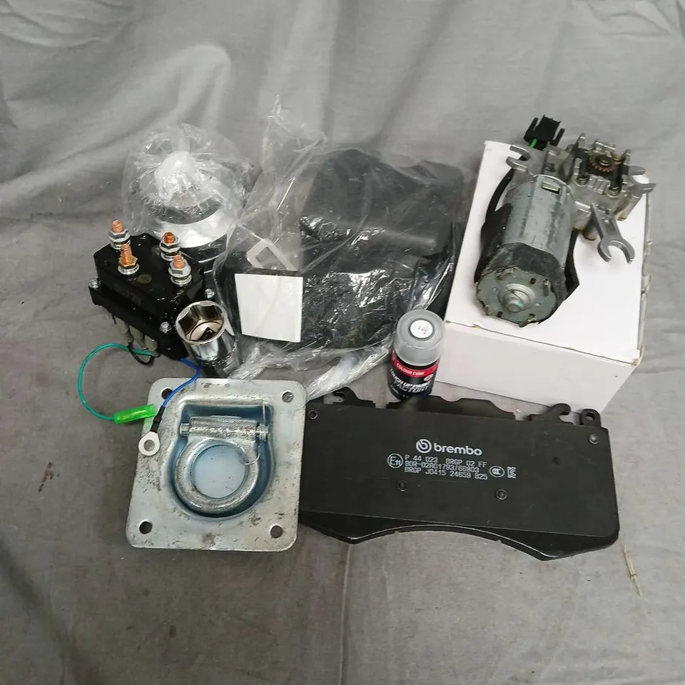 APPROXIMATELY 10 ASSORTED VEHICLE PARTS & ACCESORIES TO INCLUDE BRAKE PADS, SEATBELT UNIT, SOCKETS, ETC