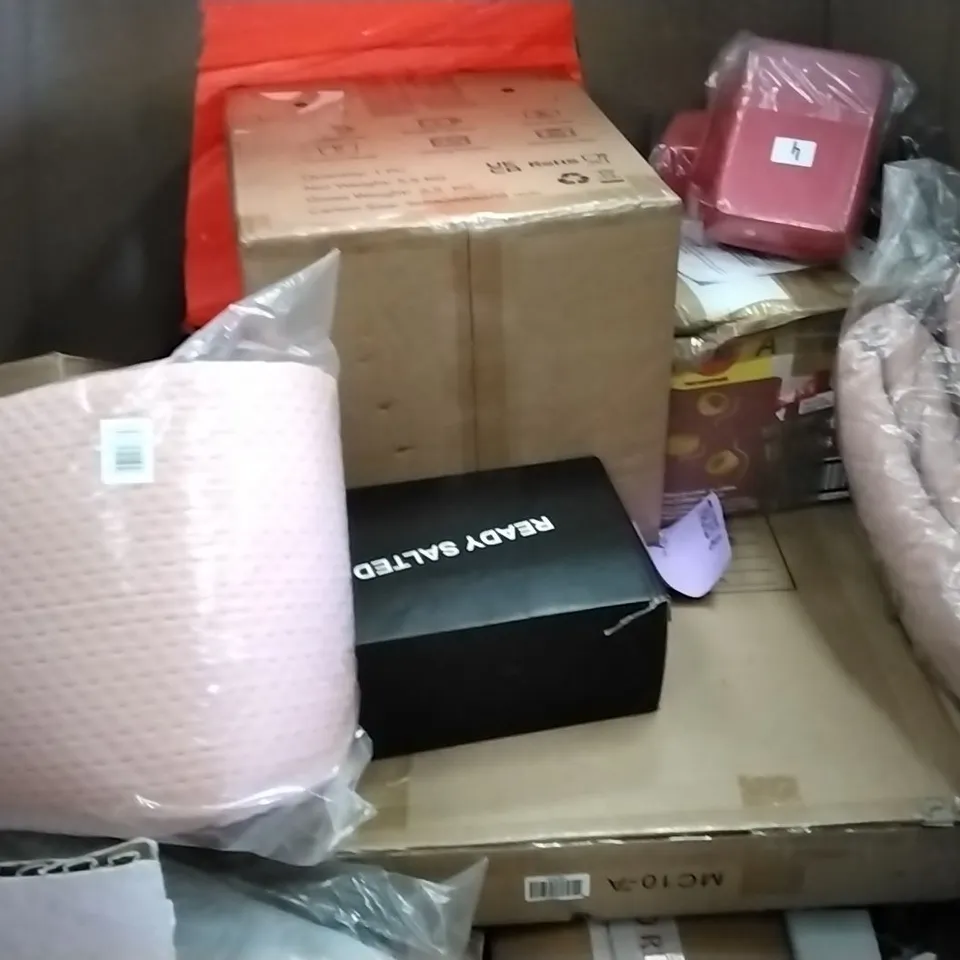 PALLET OF ASSORTED ITEMS INCLUDING 3M CRANK AND TILT PARASOL, KITCHEN FAUCET, FACELLE STAND MIXER, POP UP TENT, PROFESSIONAL METAL DETECTOR 