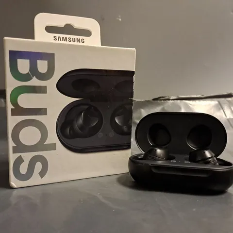 BOXED SAMSUNG GALAXY BUDS IN BLACK 