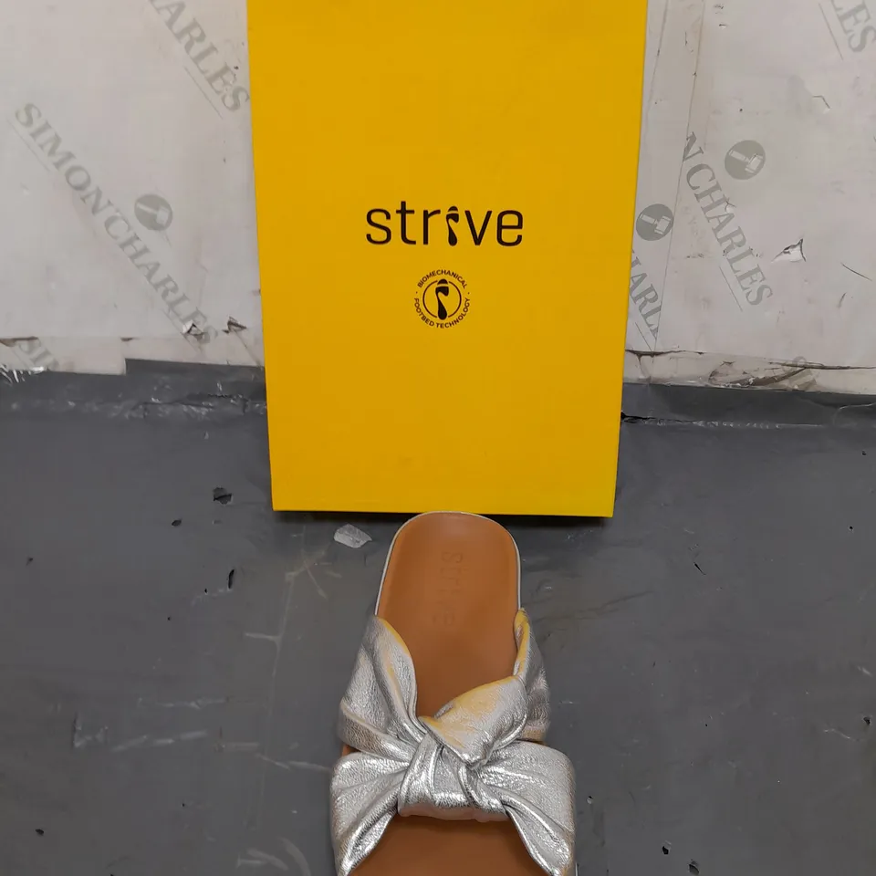 BOXED PAIROF STRIVE SICILY SILVER SANDAL UK 7 