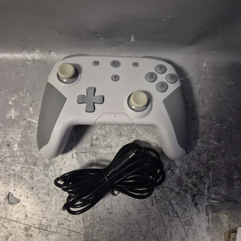 BOXED GIOTECK SMART TV+ DUO WIRELESS CONTROLLER
