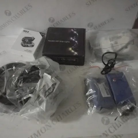 GROUP OF APPROX 5 ASSORTED ITEMS TO INCLUDE EARPHONES, LIGHTING, HEART RATE MONITOR ETC