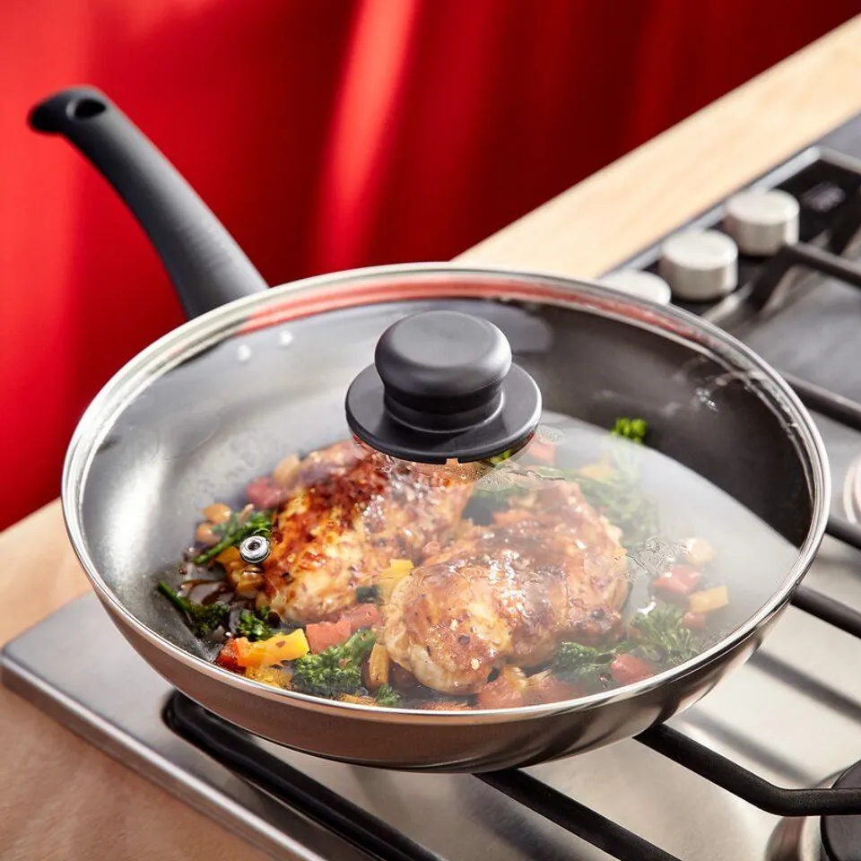 BOXED SAUTE PAN WITH LID