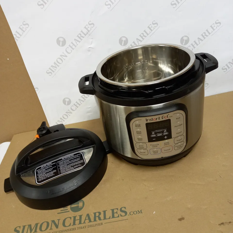INSTANT POT DUO MINI PRESSURE COOKER